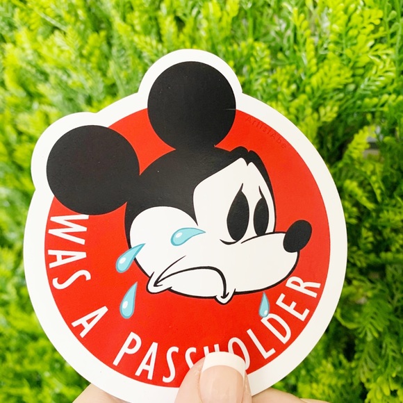 Disney Accessories - DISNEY MICKEY MOUSE WAS A PASSHOLDER MAGNET